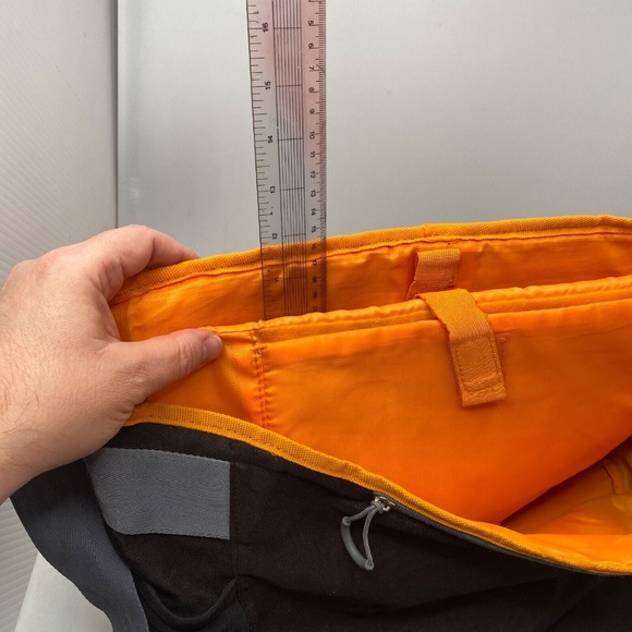 Embark Messenger Laptop 15.6" Bag Black made 100% Recycled Plastic Water Bottles - Picture 11 of 16